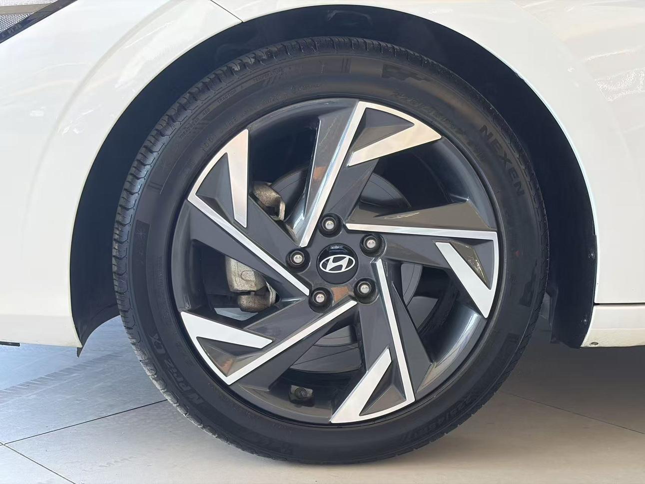 Hyundai Elantra 2023 thumb 6