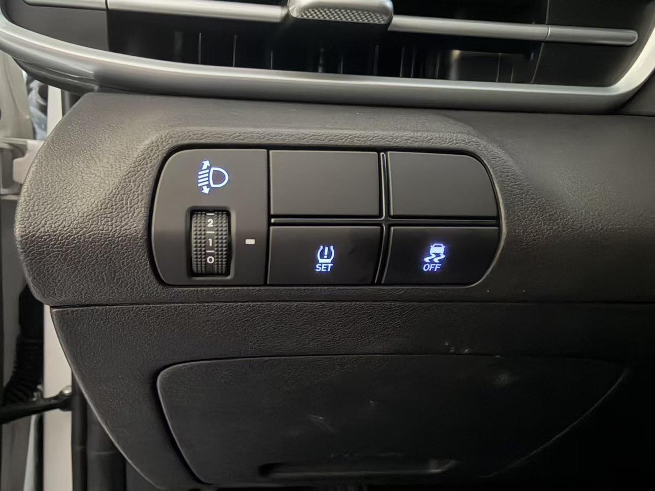 Hyundai Elantra 2023 thumb 11