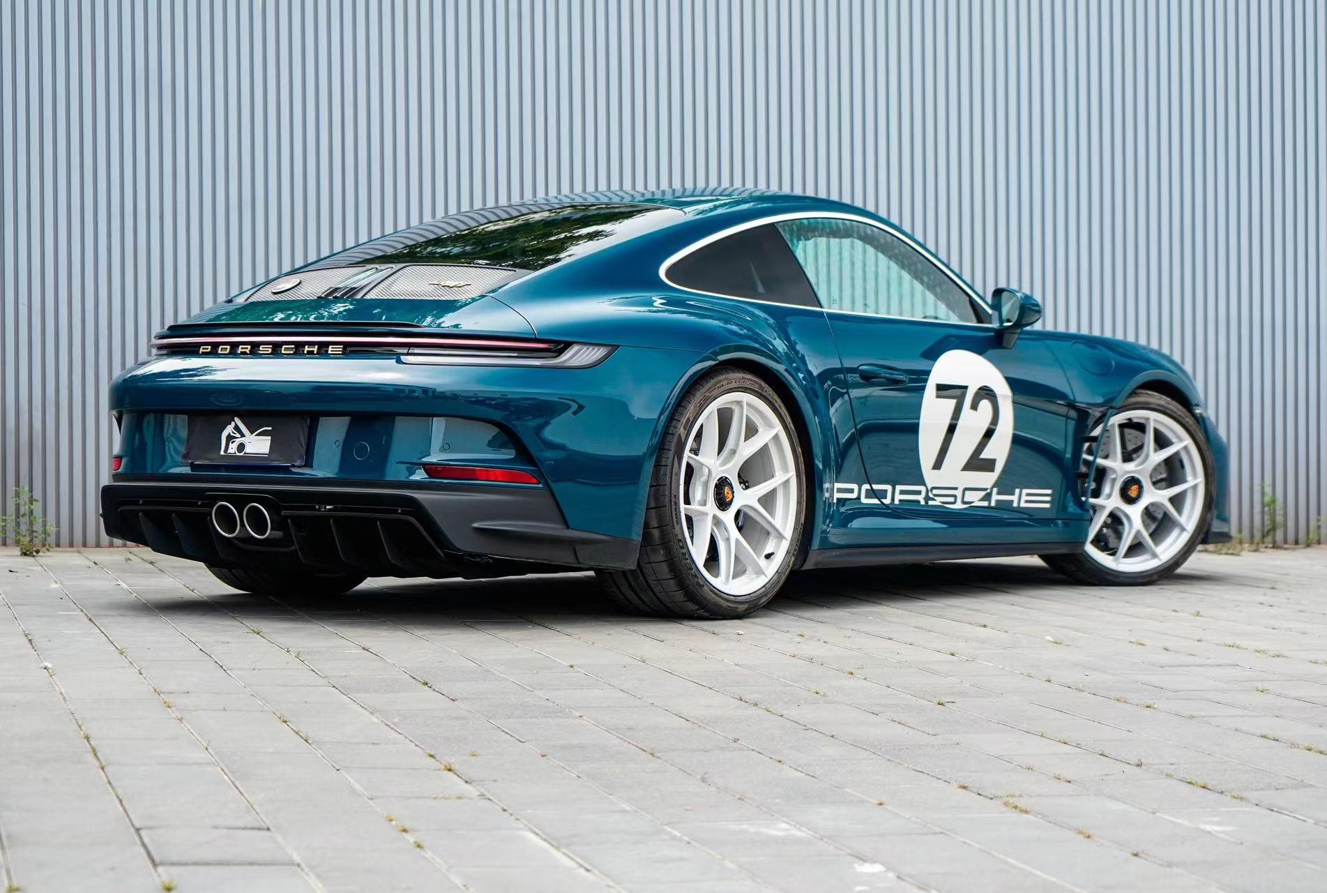 Porsche 911 2024 thumb 2