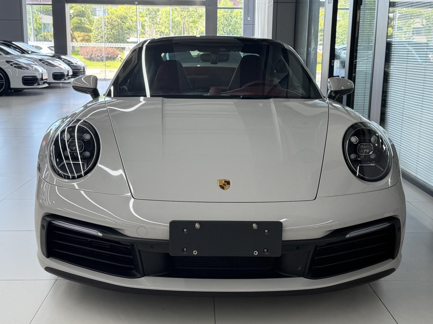 Porsche 911 2022 thumb 9