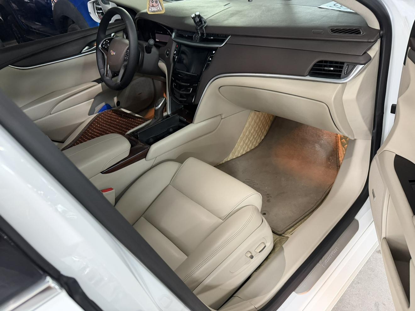 Cadillac XTS 2017 thumb 10