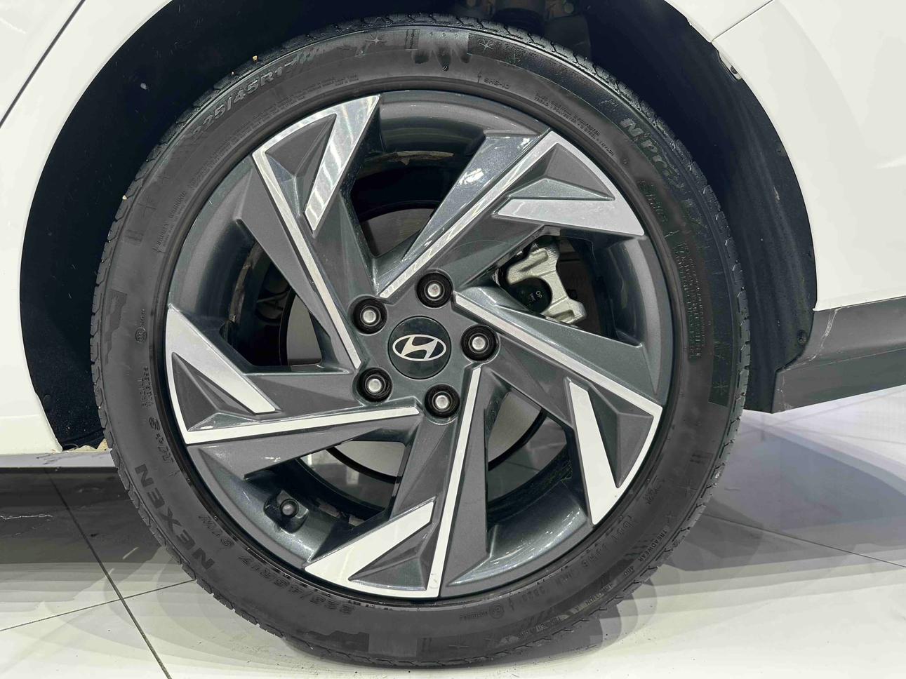 Hyundai Elantra 2023 thumb 5