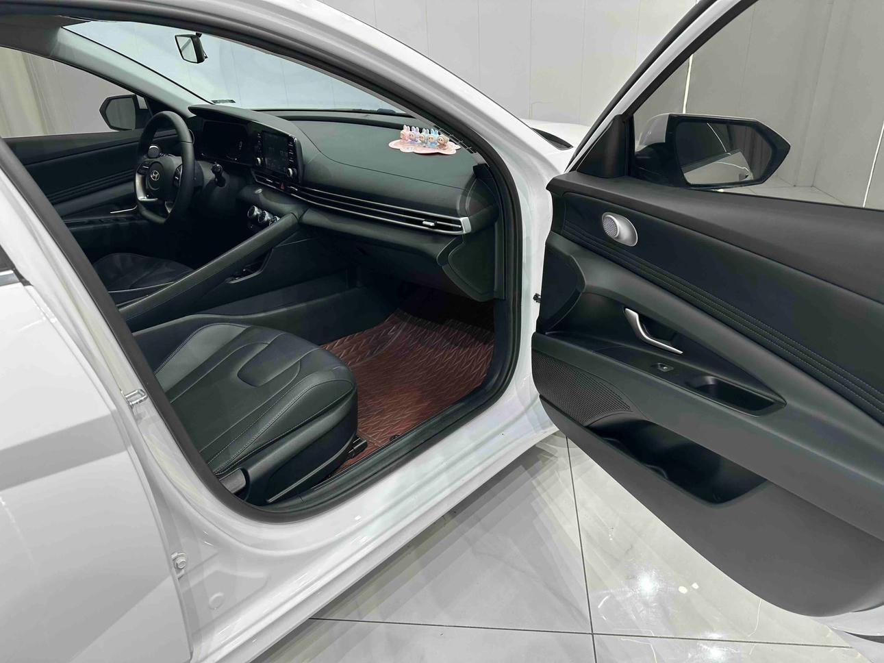 Hyundai Elantra 2023 thumb 10