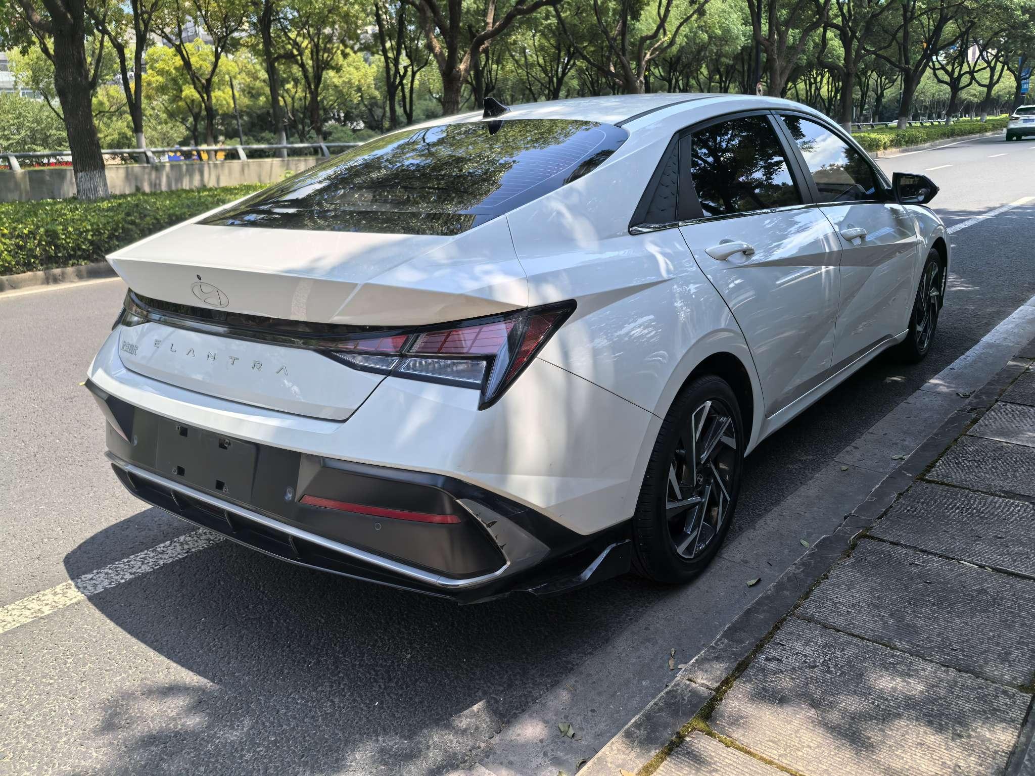 Hyundai Elantra 2023 thumb 3
