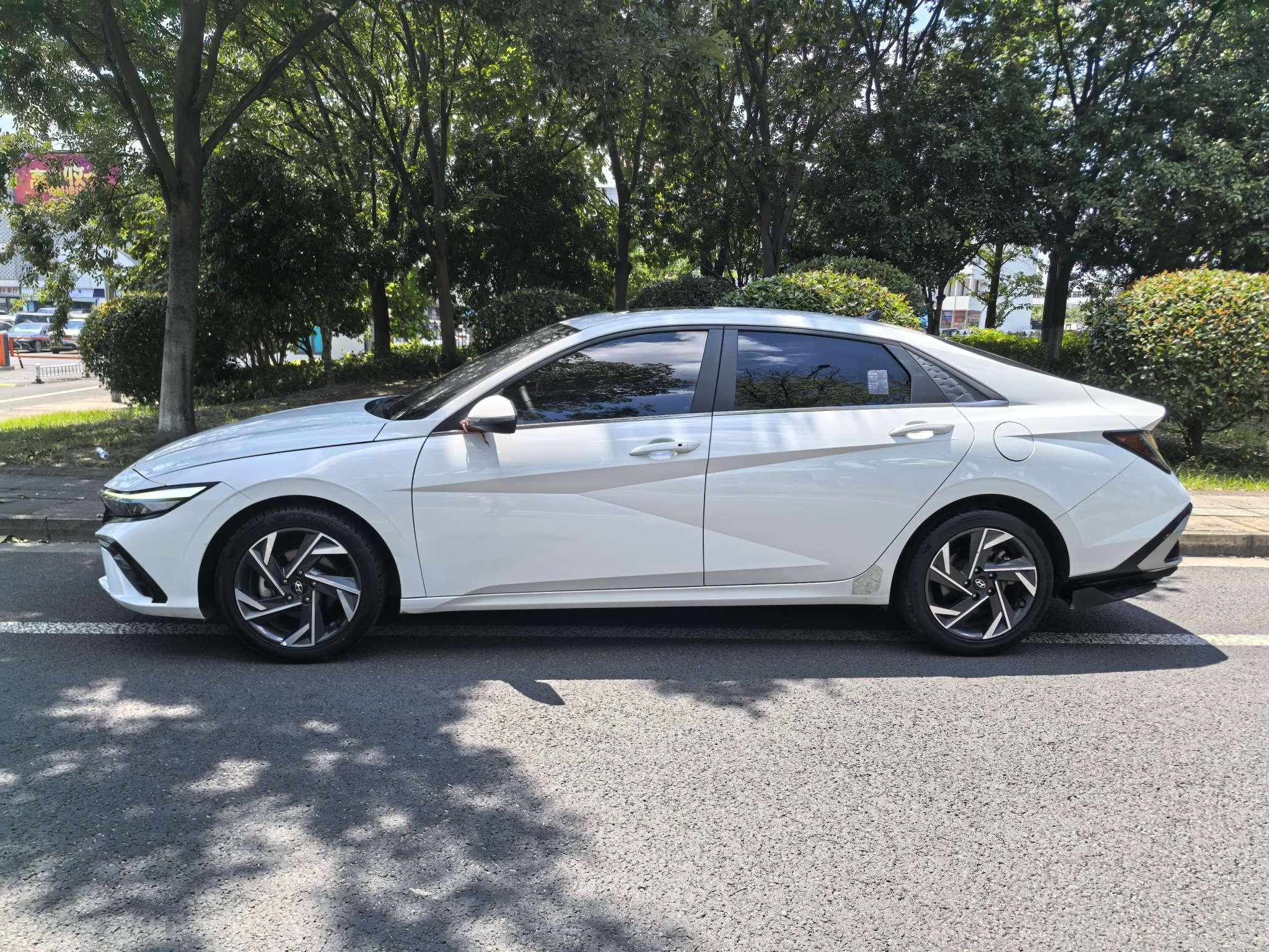 Hyundai Elantra 2023 thumb 11