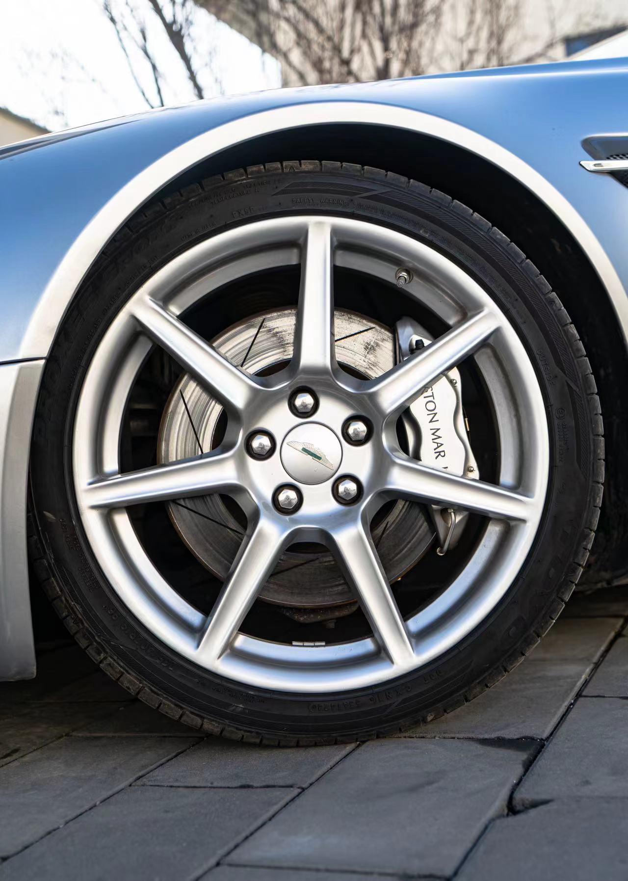 Aston Martin Vantage 4.0T V8 2007 thumb 4