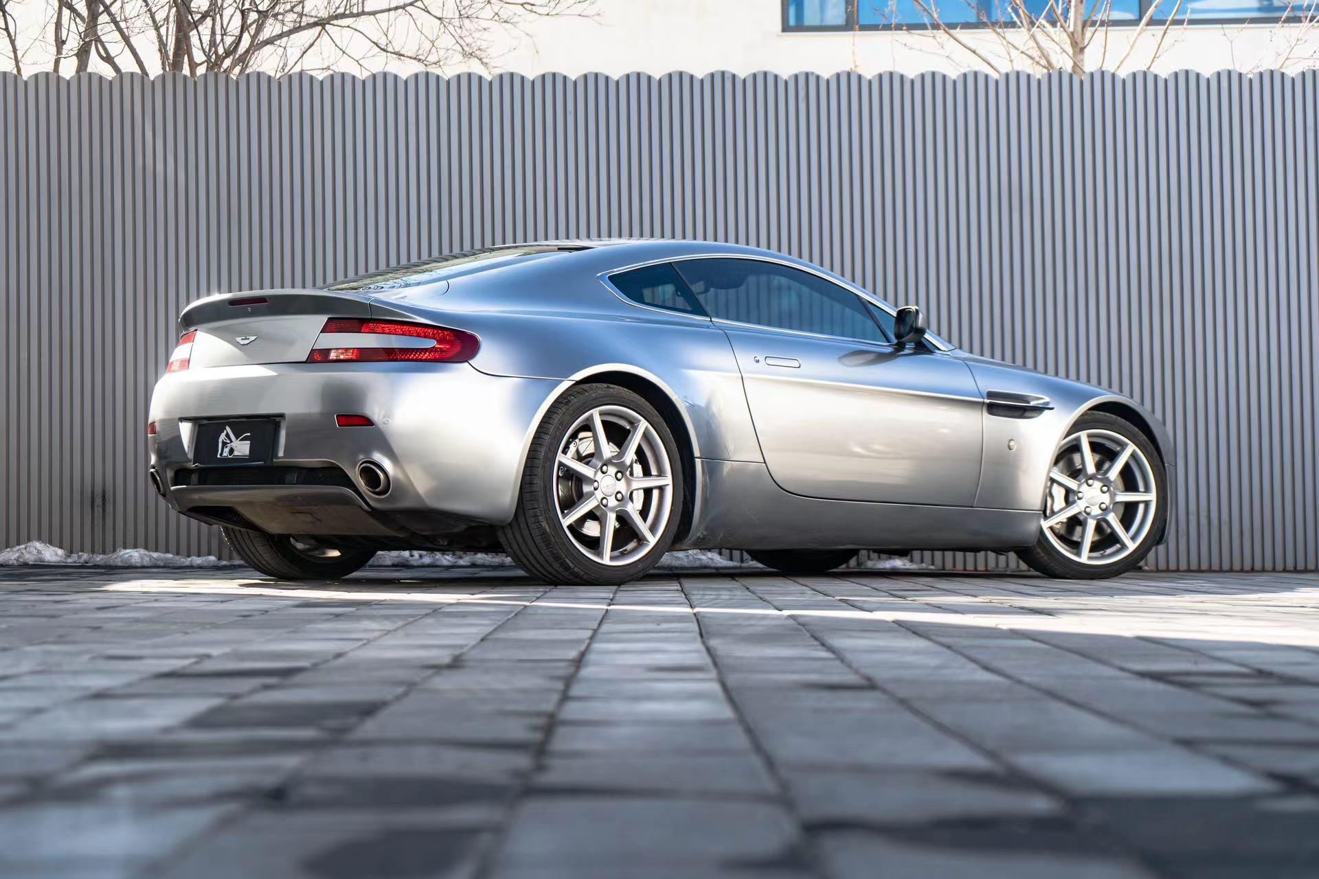 Aston Martin Vantage 4.0T V8 2007 thumb 7