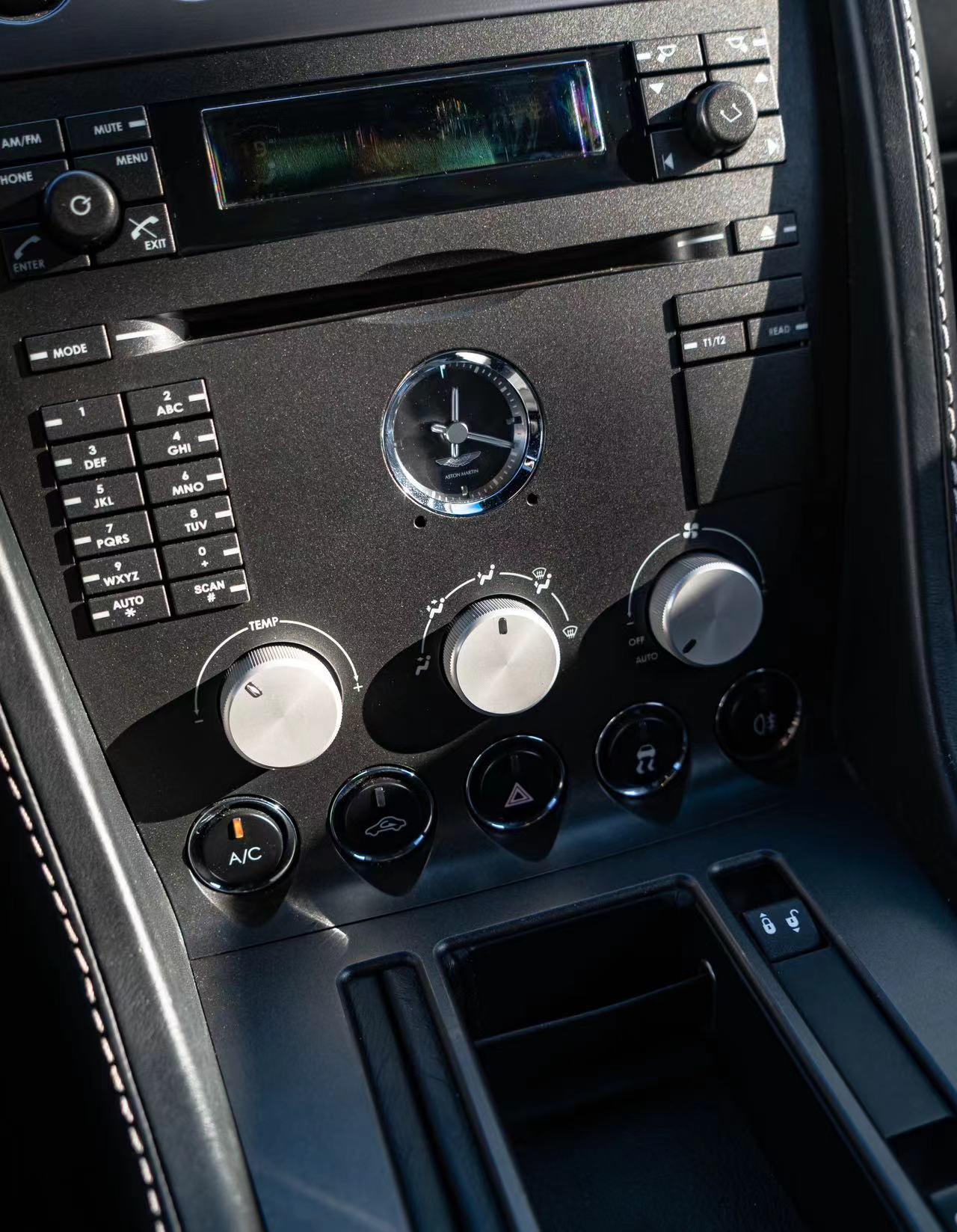 Aston Martin Vantage 4.0T V8 2007 thumb 12