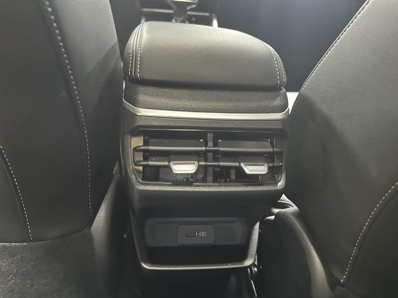Geely Emgrand 2022 thumb 8