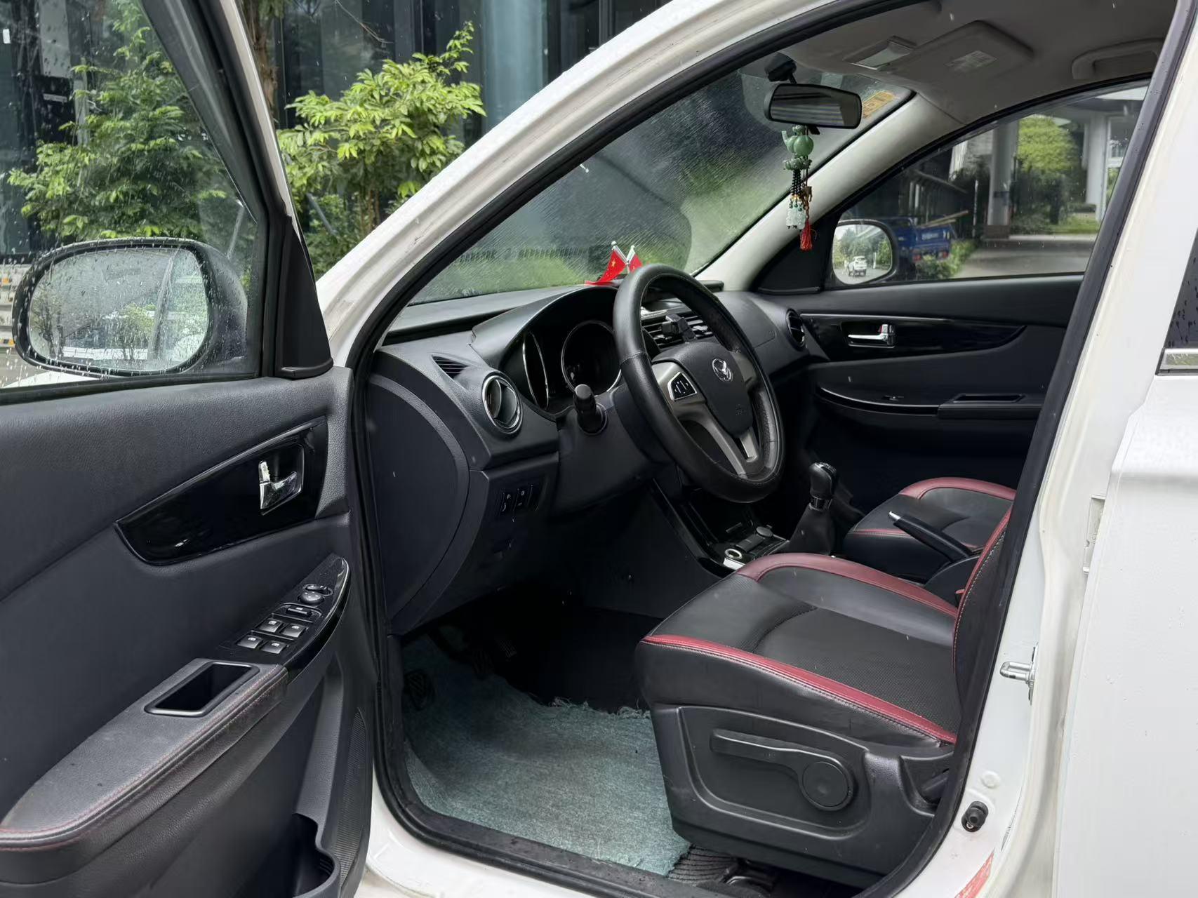 BAIC Huansu S3 2014 thumb 8