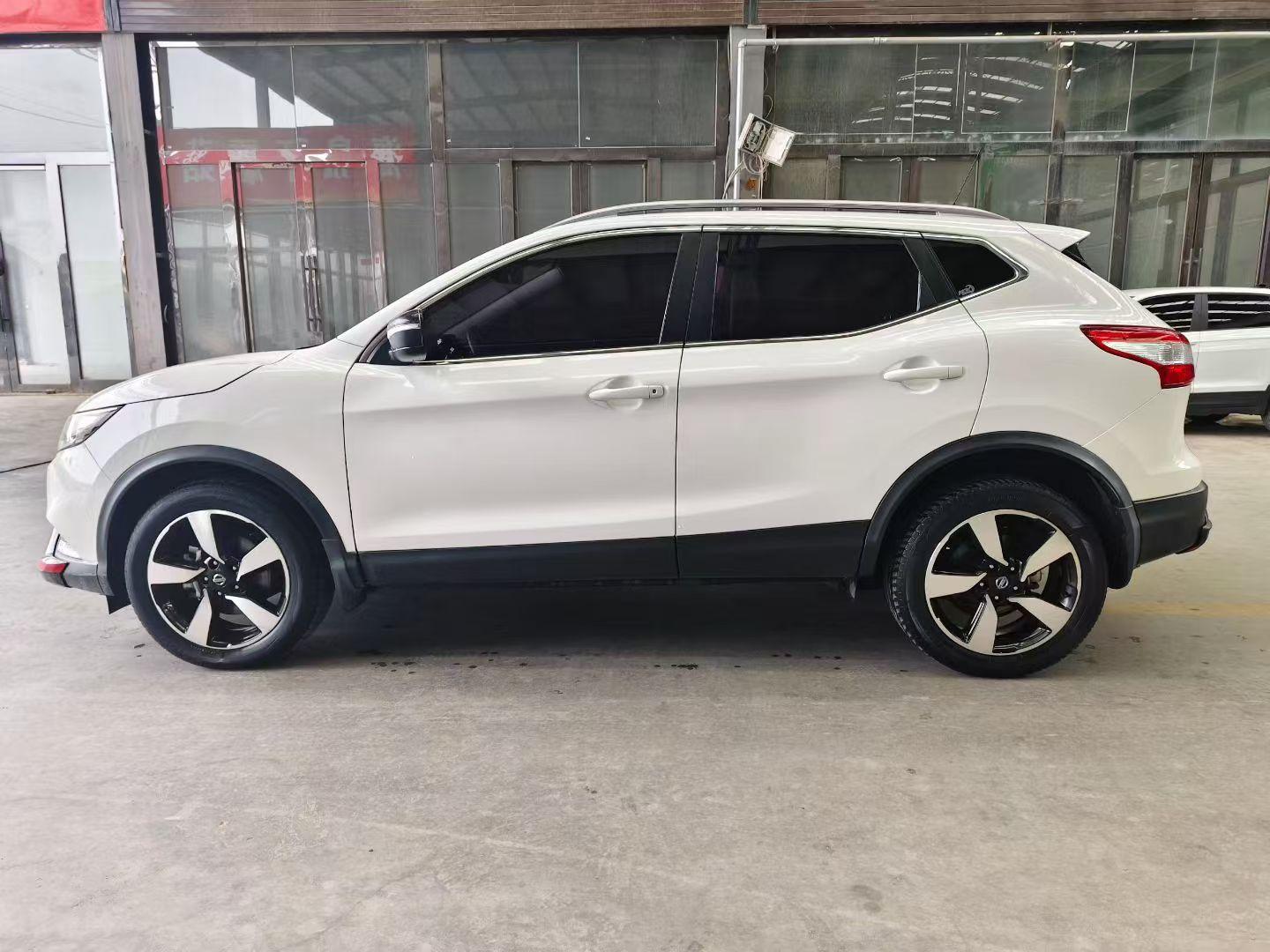 Nissan Qashqai+2 2017 thumb 11