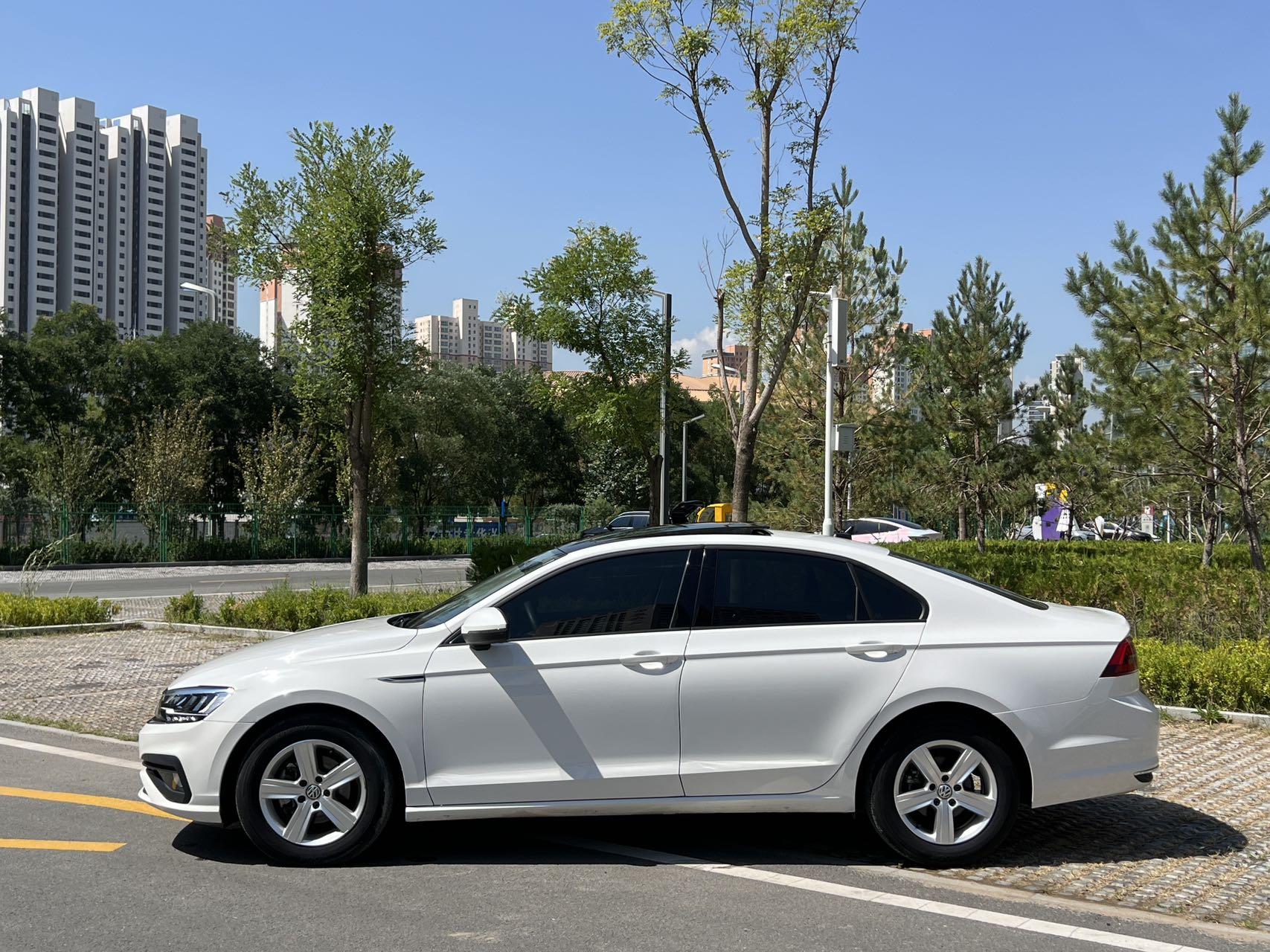 Volkswagen Lamando 2021 thumb 2