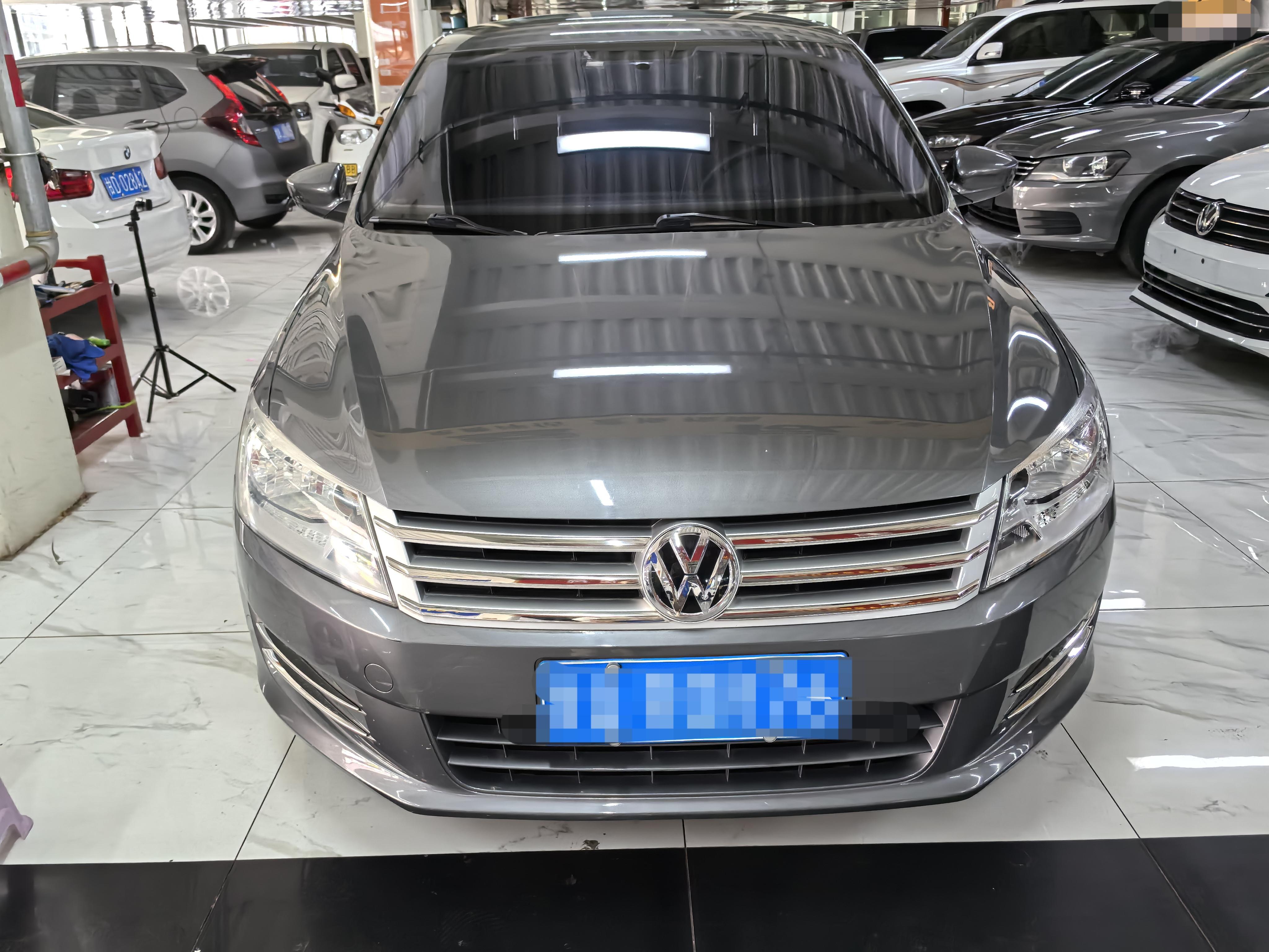Volkswagen Santana 2013 thumb 10