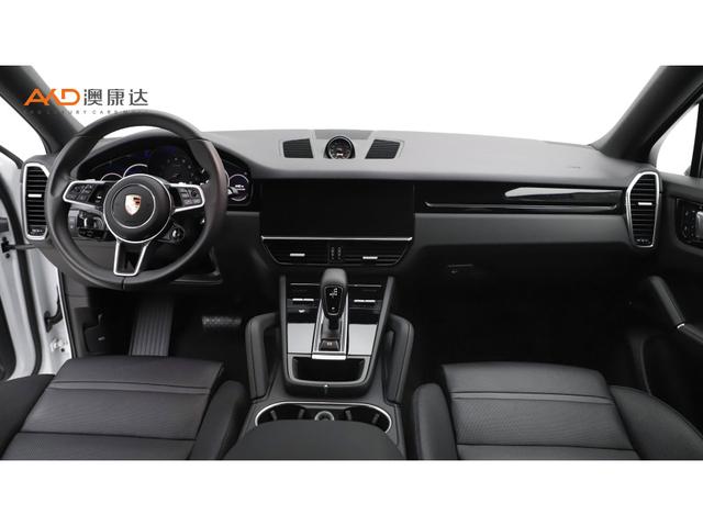 Porsche Cayenne 2022 thumb 4