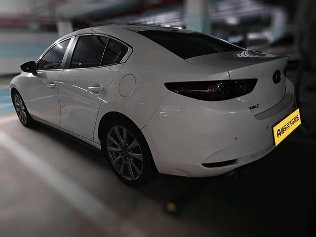 Mazda 3 2020 thumb 2
