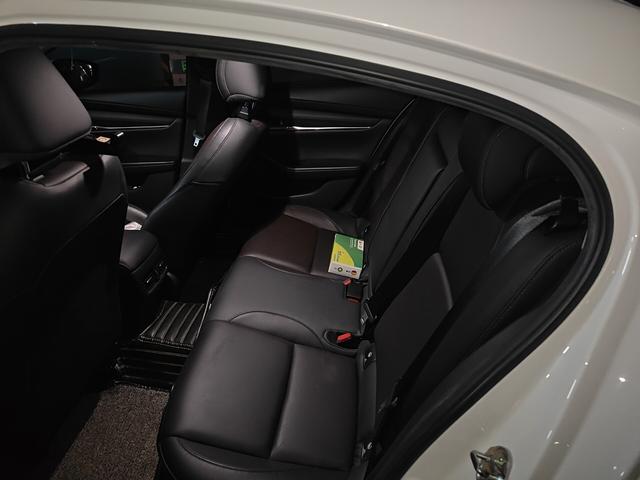 Mazda 3 2020 thumb 10