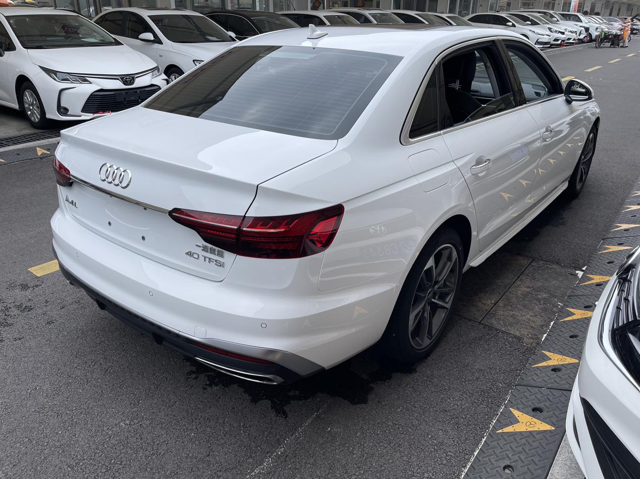 Audi A4 2024 thumb 4