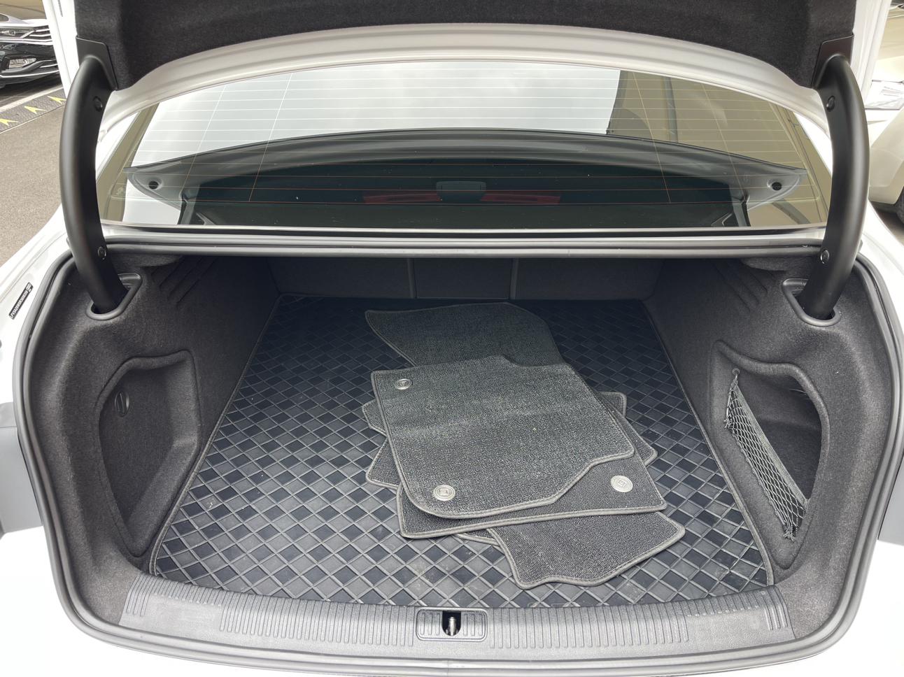 Audi A4 2024 thumb 12