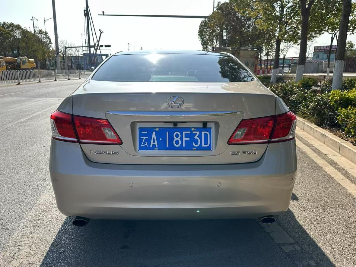 Lexus ES 2010 thumb 3