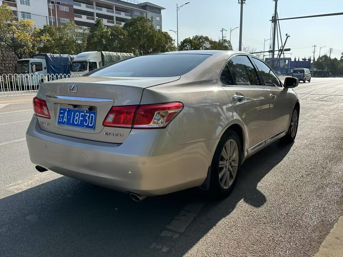 Lexus ES 2010 thumb 4