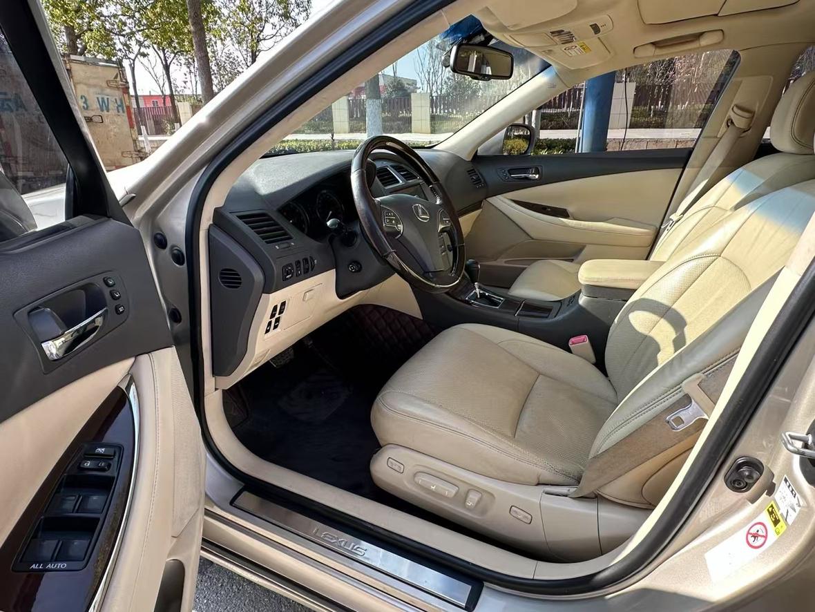 Lexus ES 2010 thumb 6