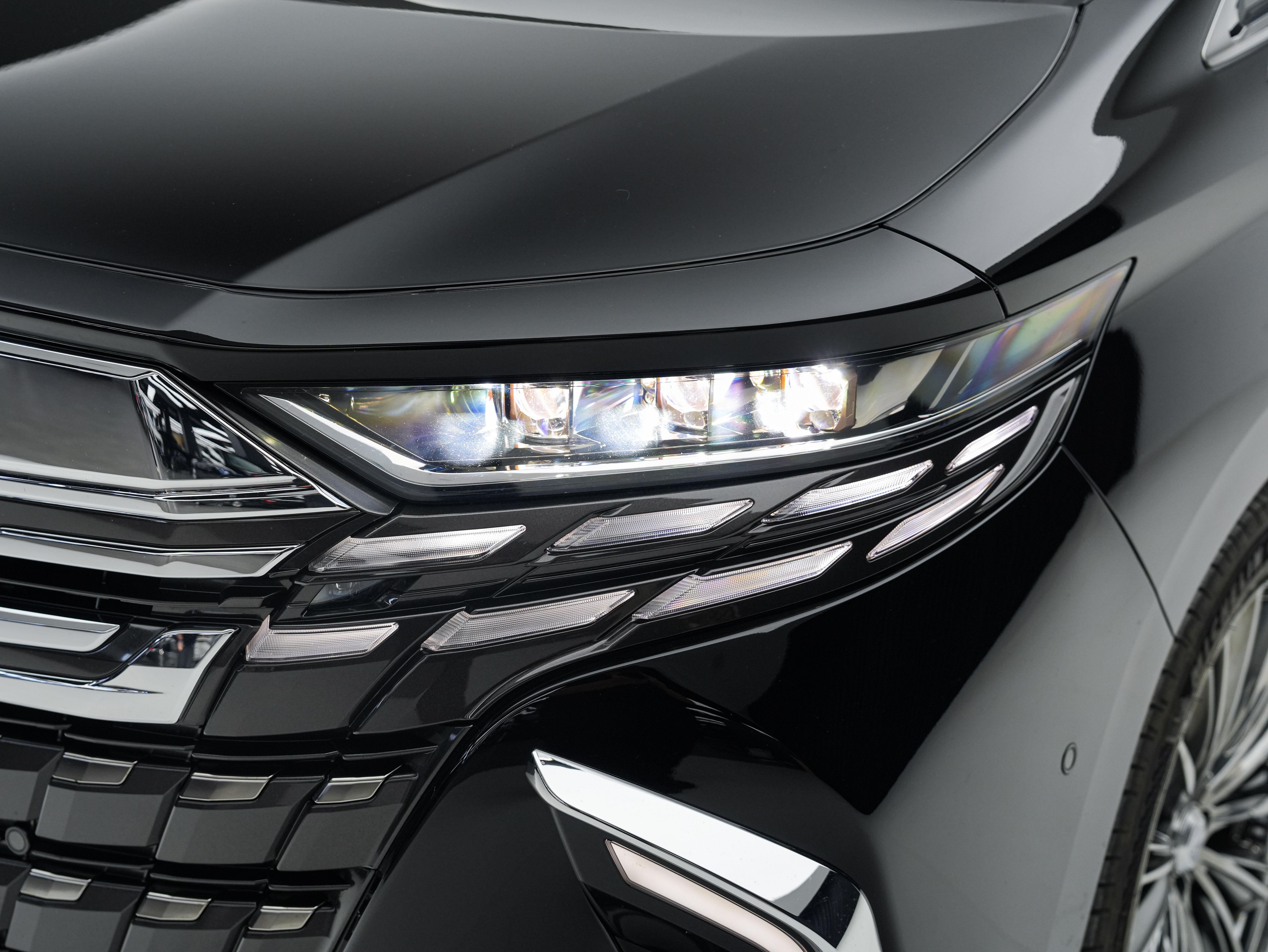 Toyota Alphard 2024 thumb 4