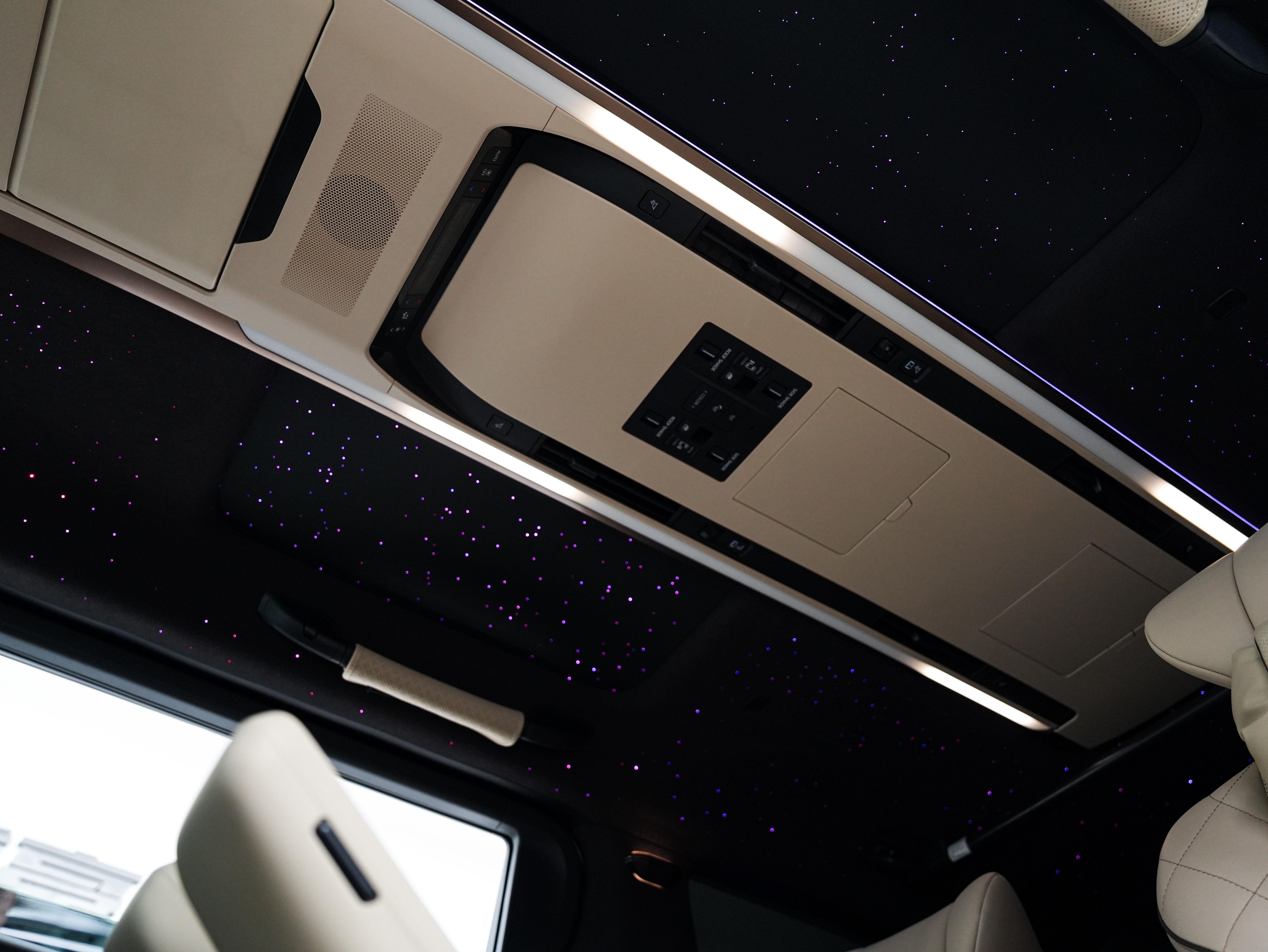 Toyota Alphard 2024 thumb 9