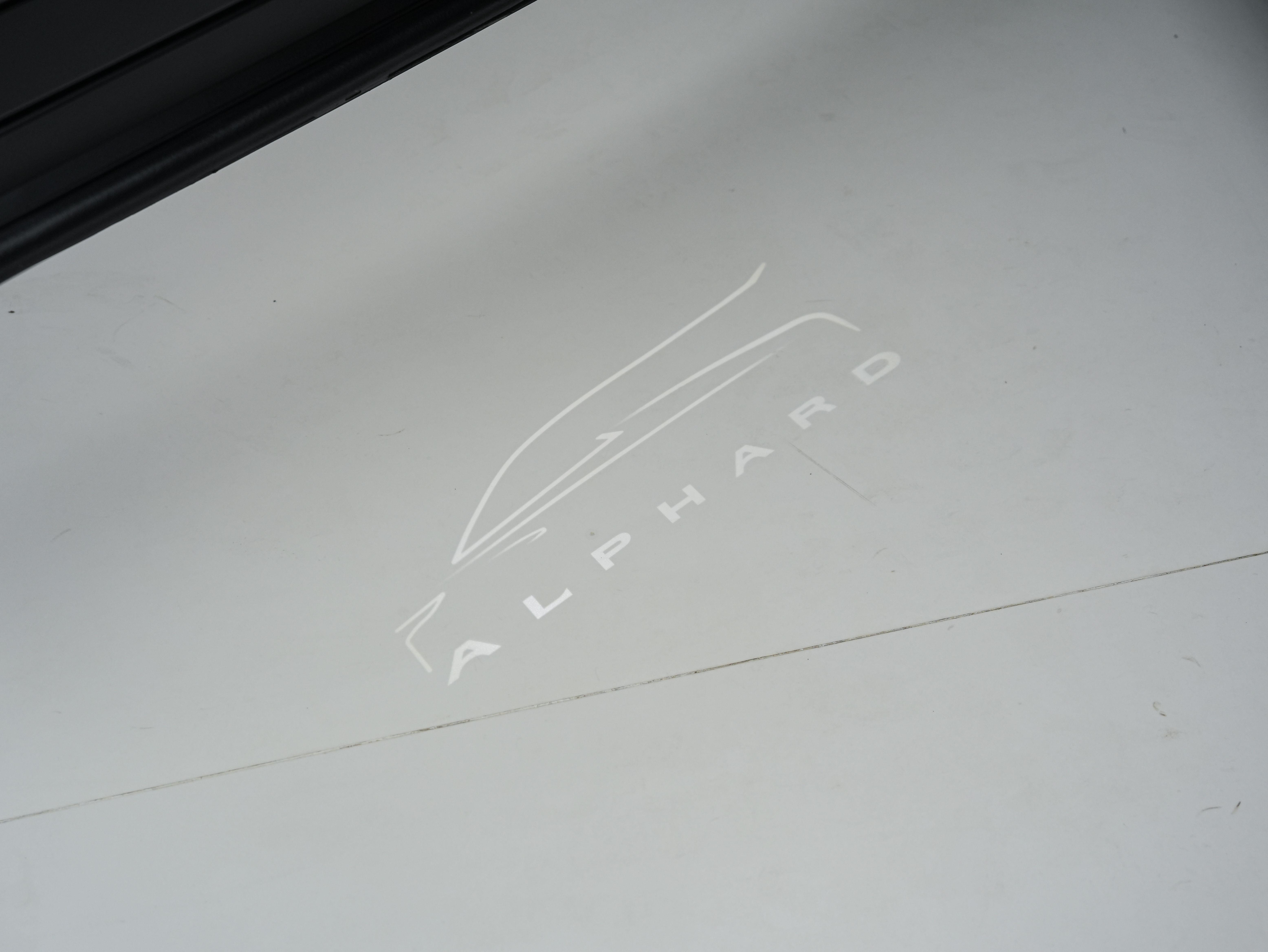 Toyota Alphard 2024 thumb 12