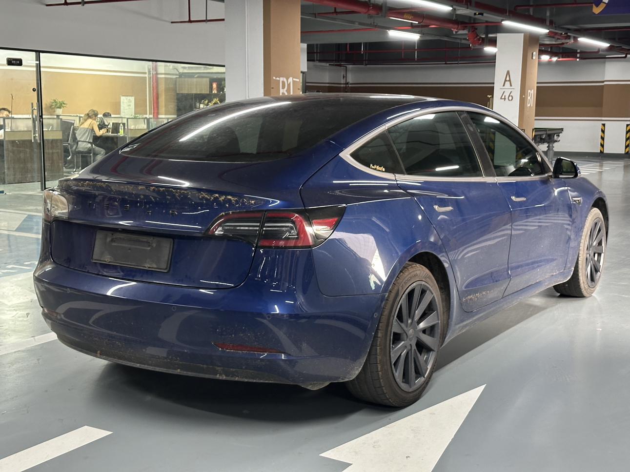 Tesla Model 3 2019 thumb 4