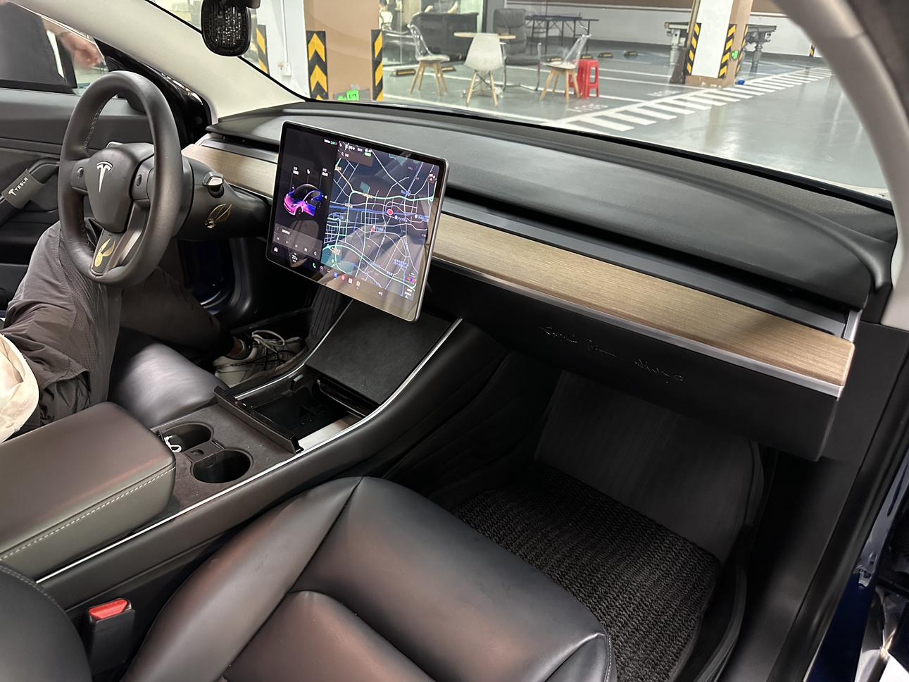 Tesla Model 3 2019 thumb 6