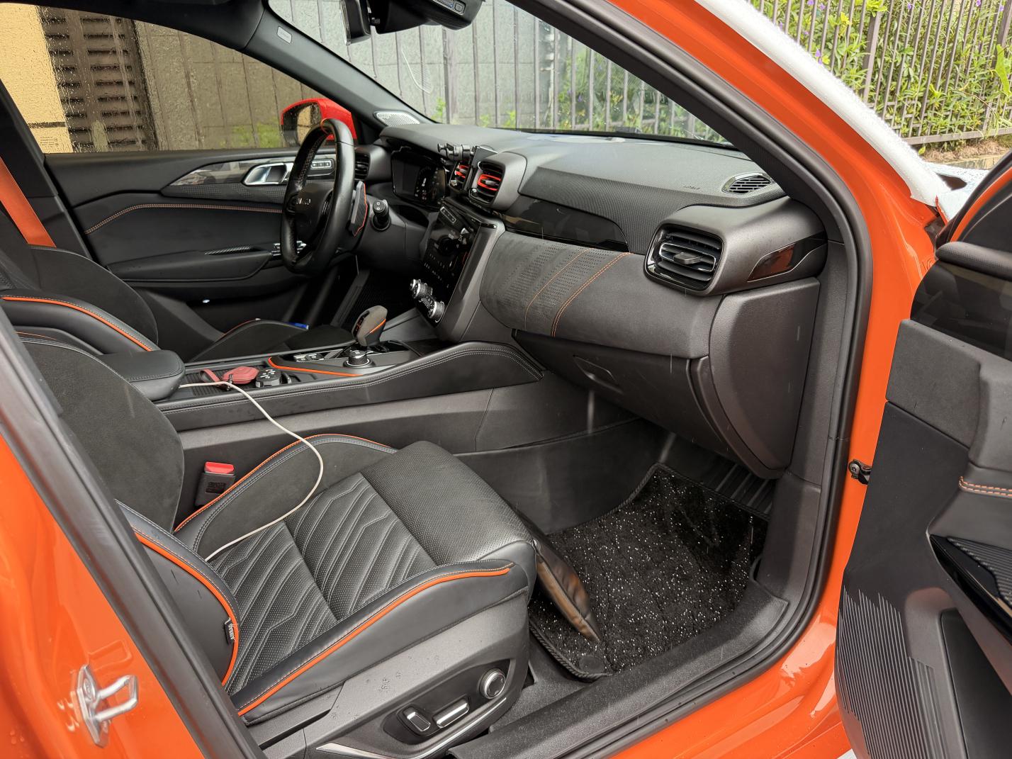 Lynk & Co 02 Hatchback 2021 thumb 10