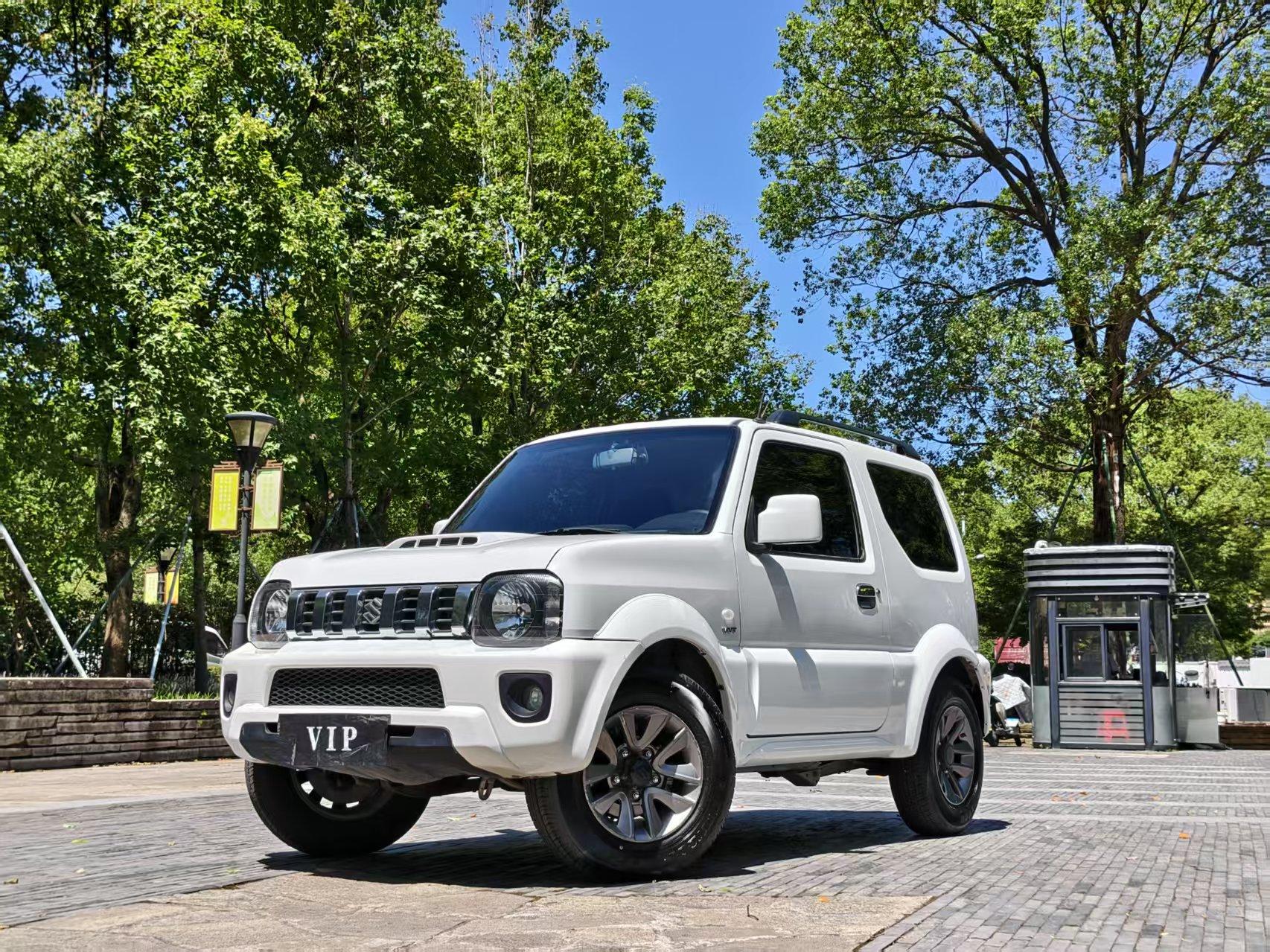 Suzuki Ji Mu Ni 2015 thumb 10