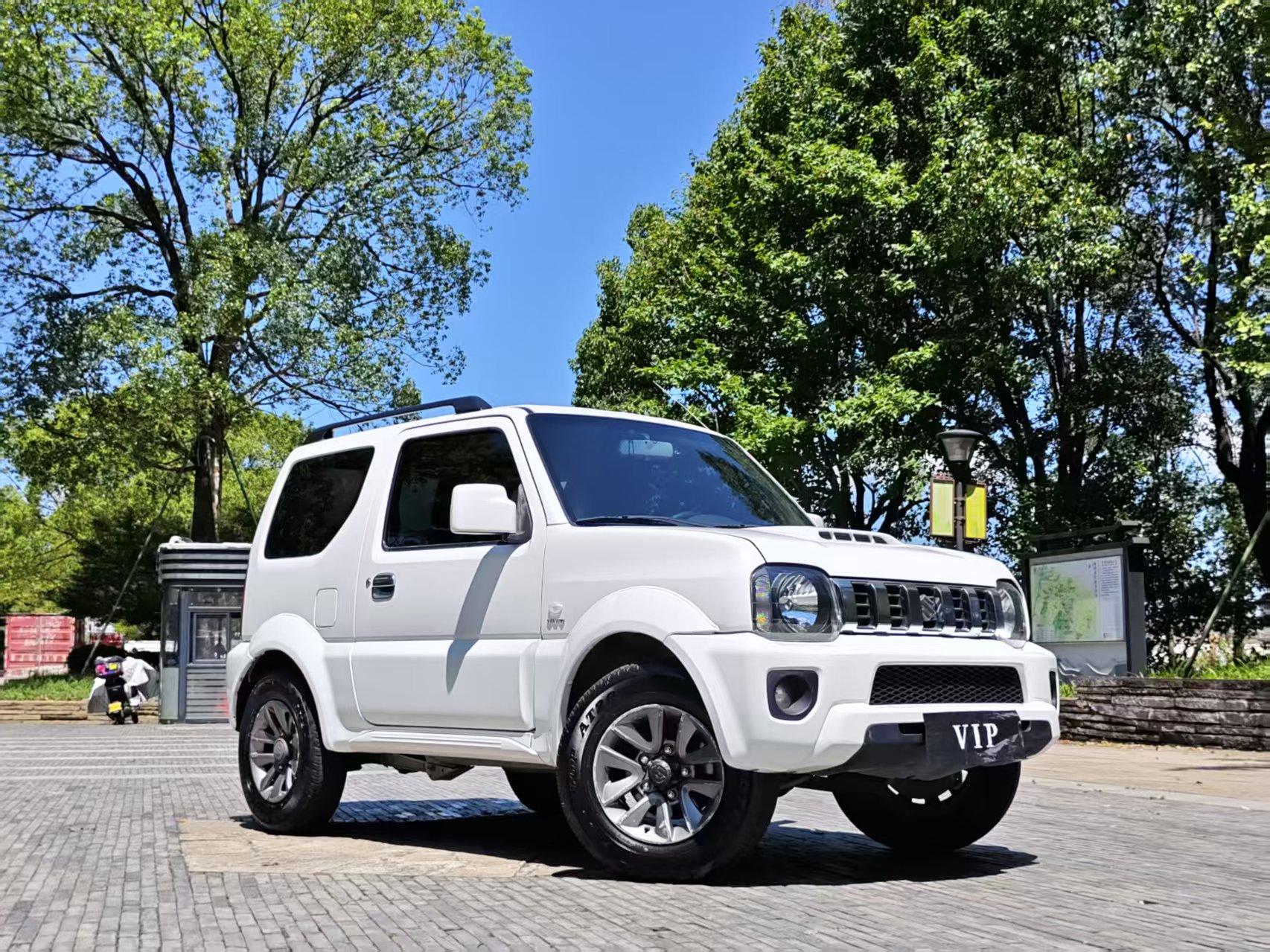 Suzuki Ji Mu Ni 2015 thumb 12