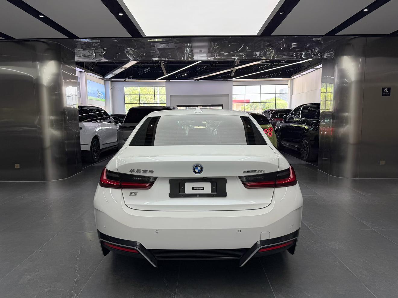 BMW i3 2022 thumb 2