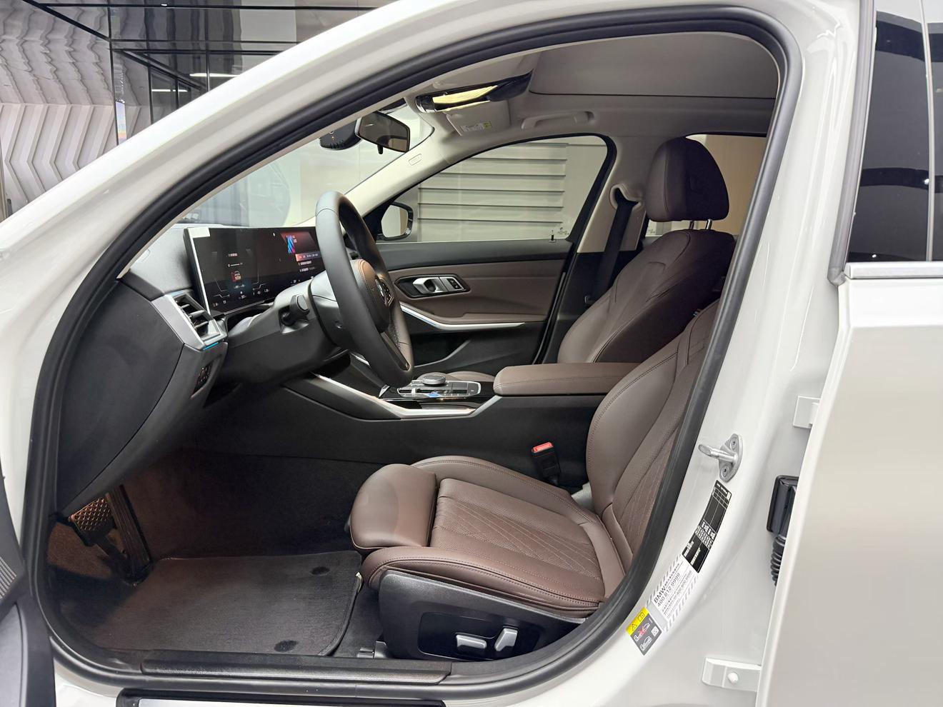 BMW i3 2022 thumb 11