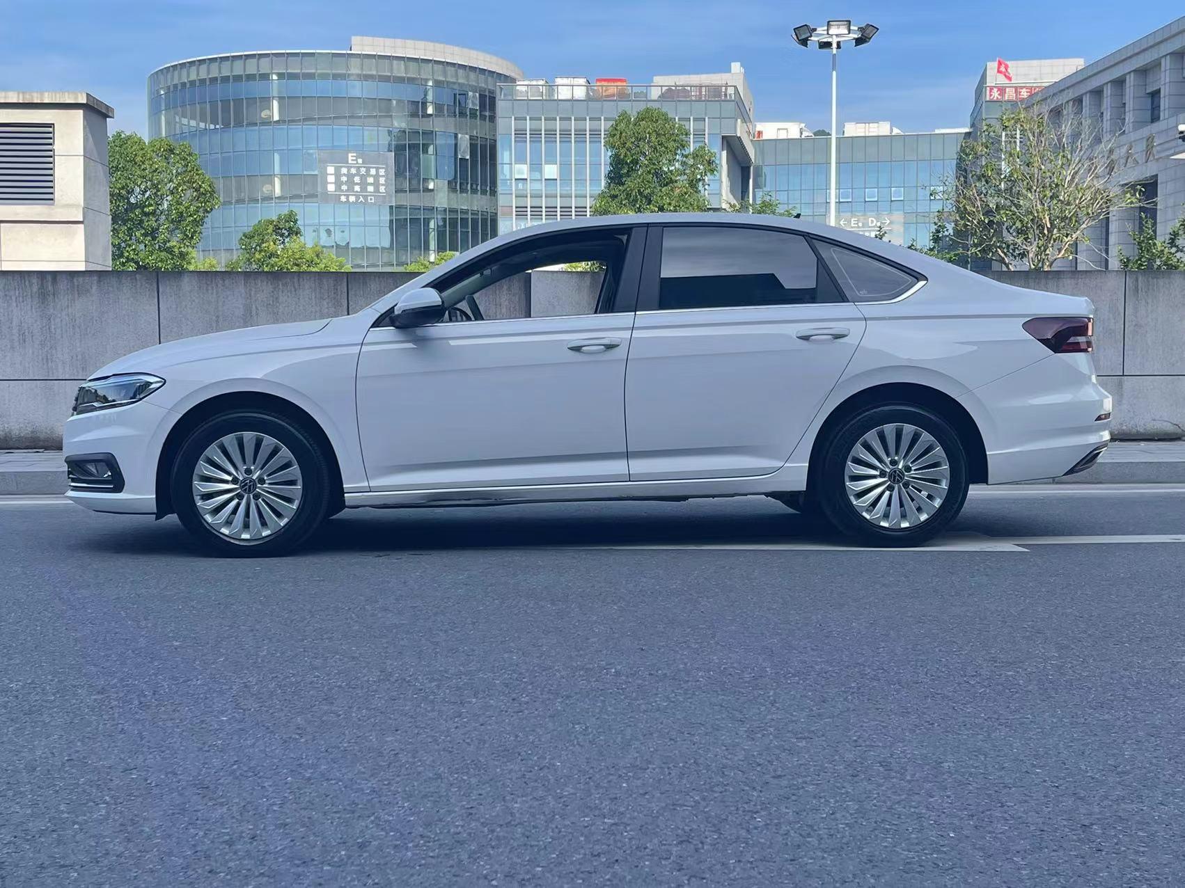 Volkswagen Lavida XR 2021 thumb 2