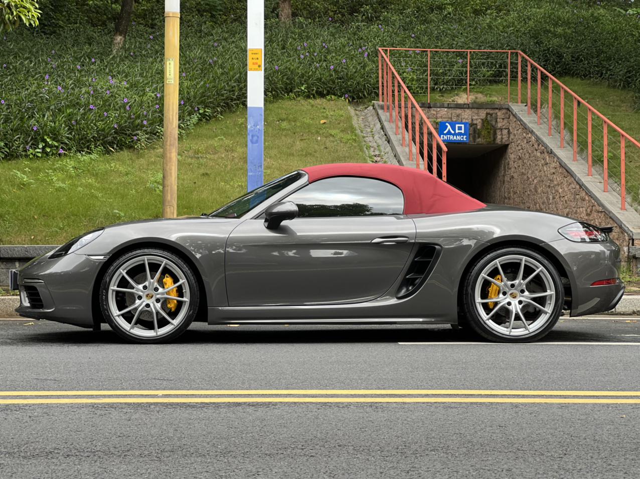 Porsche 718 2021 thumb 2