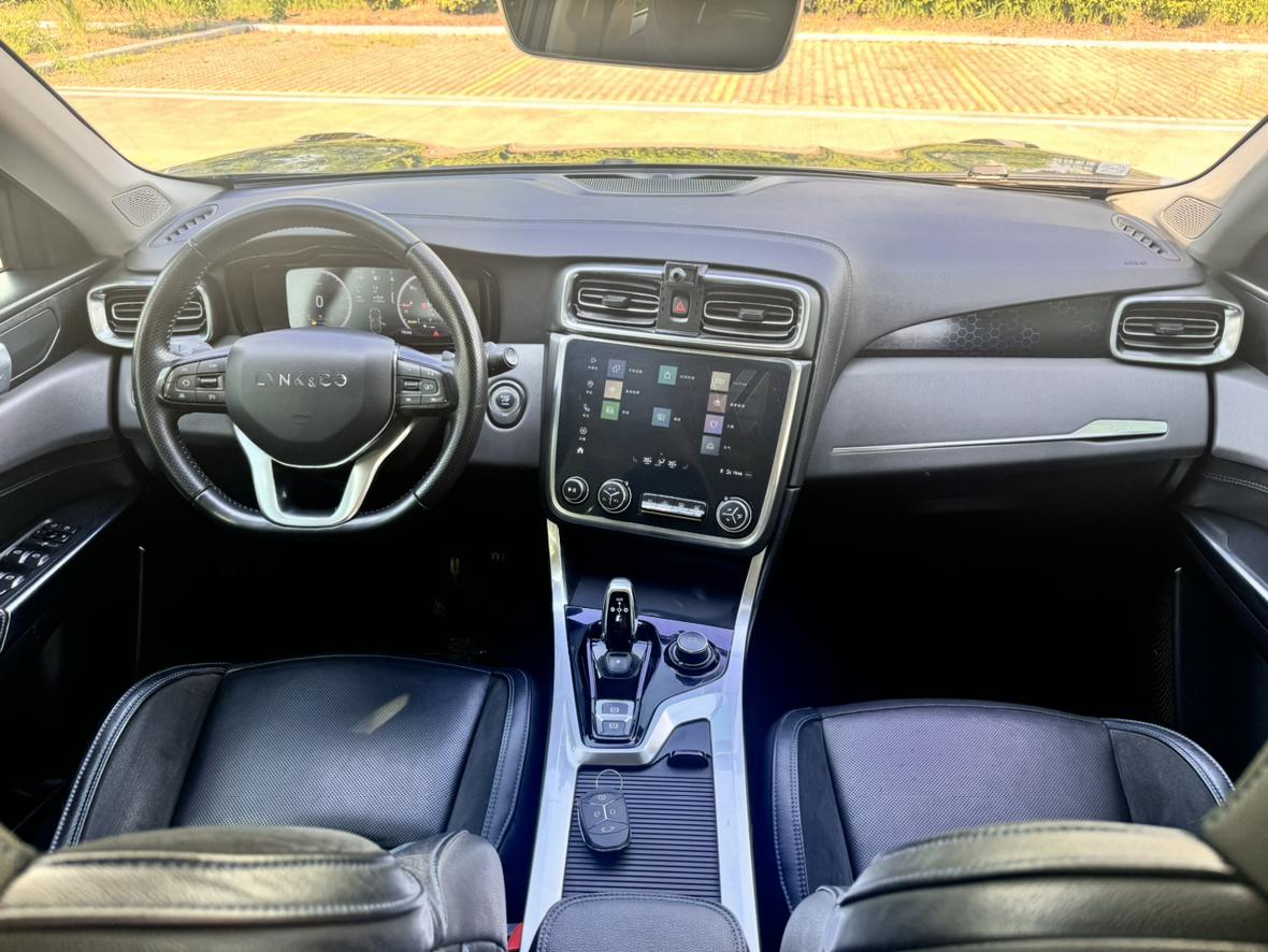 Lynk & Co 01 EM-P 2019 thumb 9