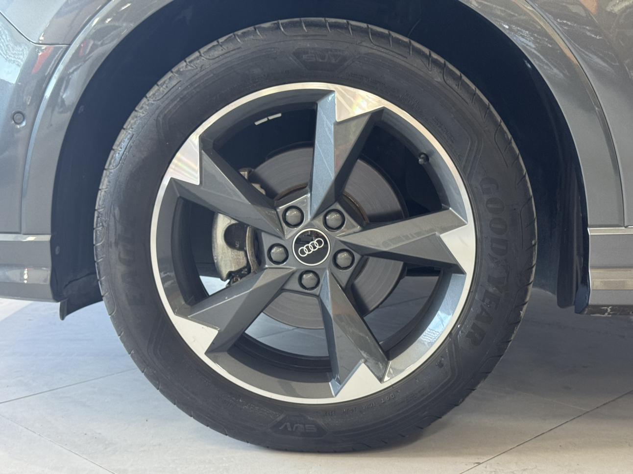Audi Q3 2022 thumb 3