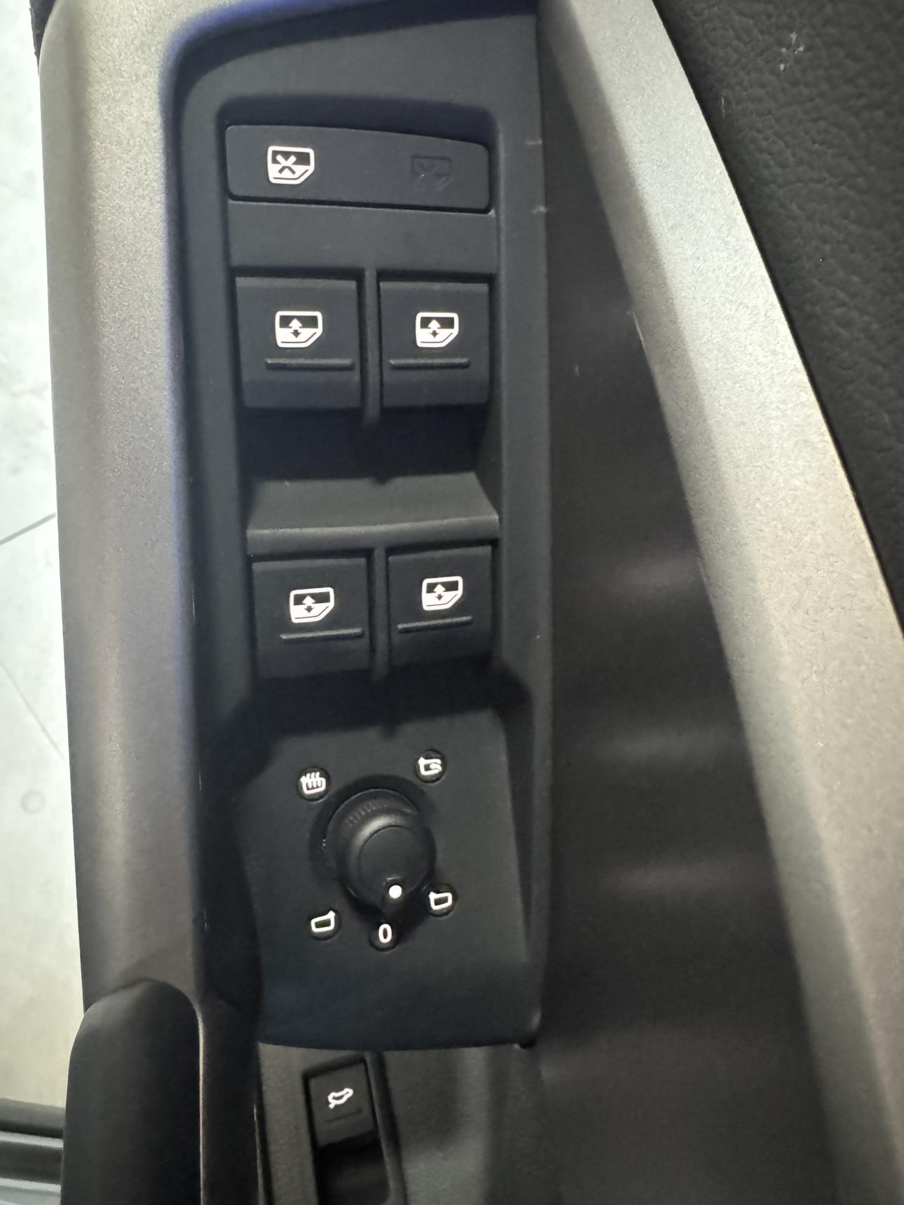 Audi Q3 2022 thumb 9