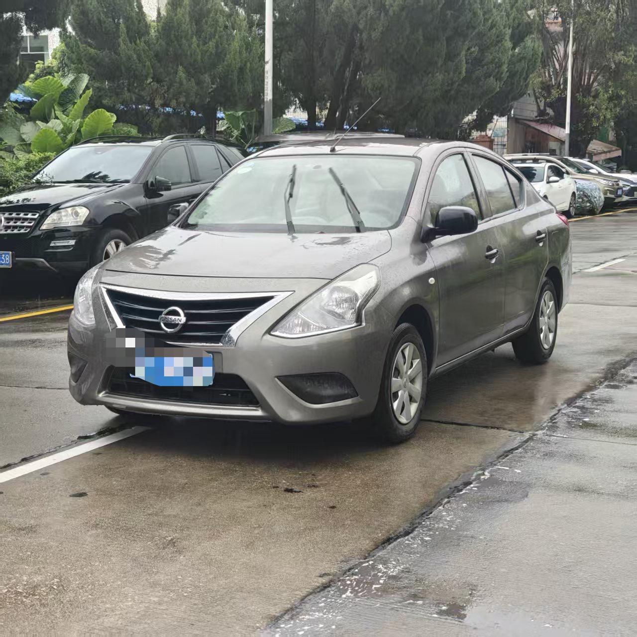 Nissan Sunny 2015 thumb 8