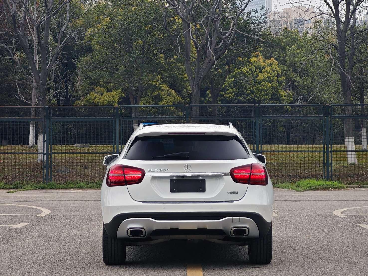 Mercedes-Benz GLA 2017 thumb 3