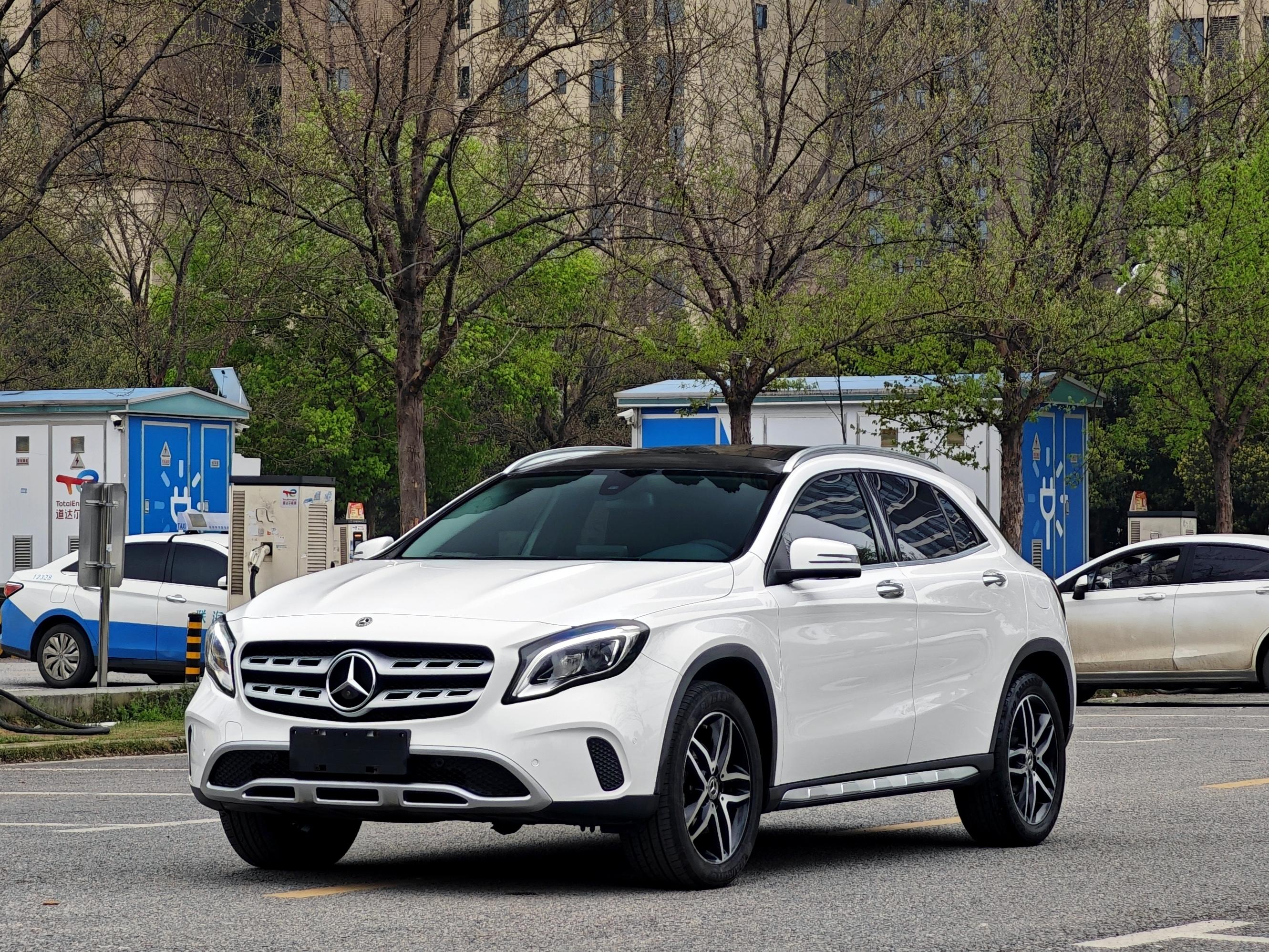 Mercedes-Benz GLA 2017 thumb 11