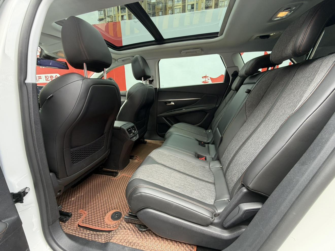 Peugeot 5008 2017 thumb 11
