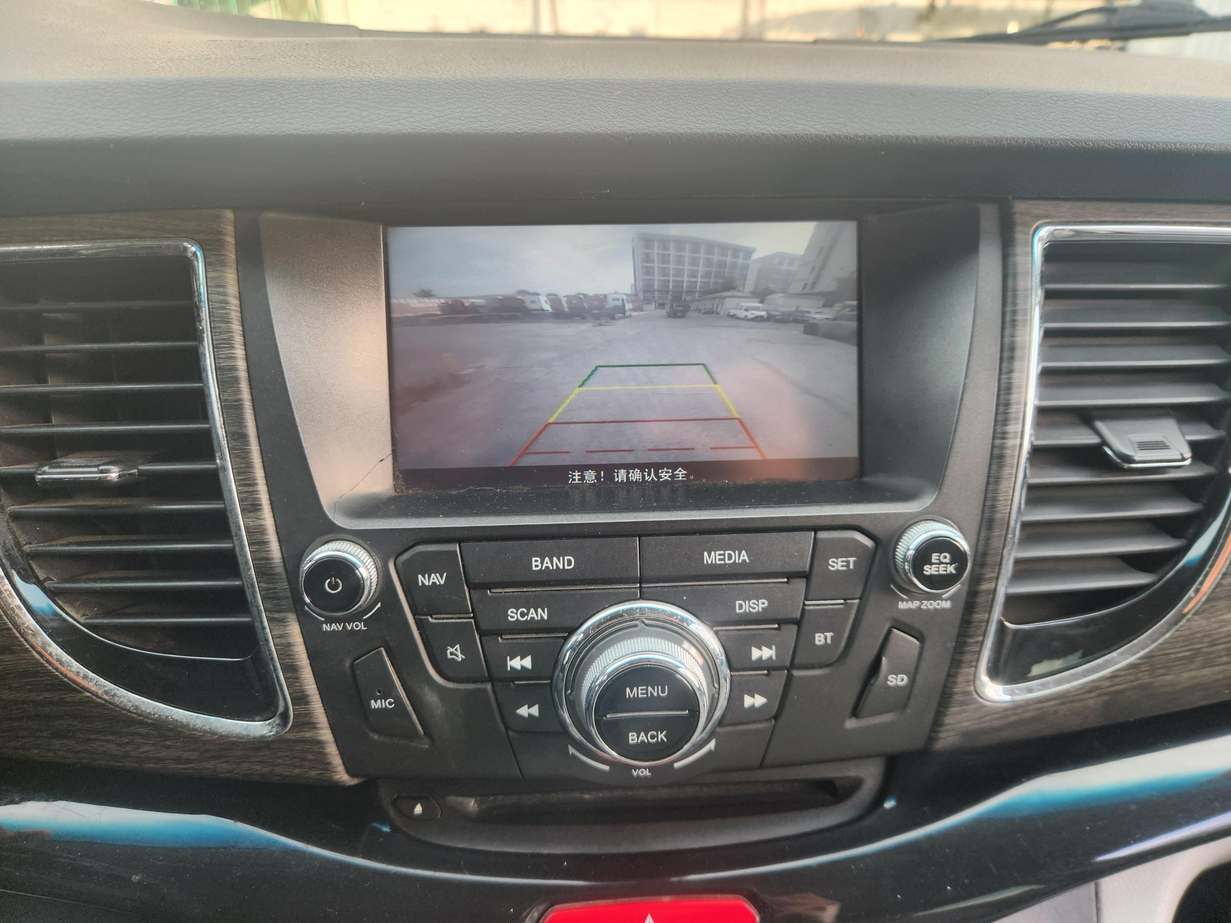 JAC M5 2014 thumb 7