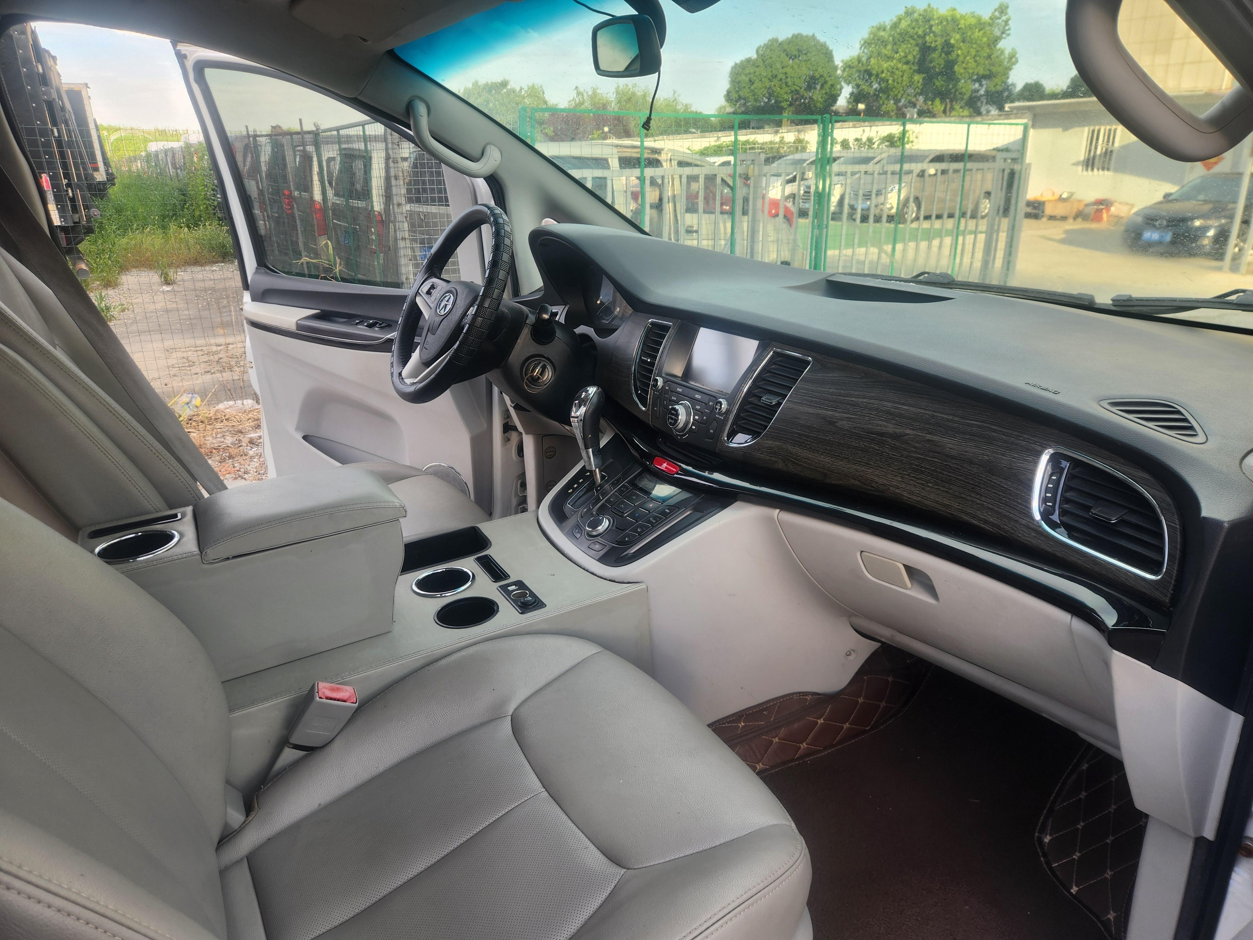 JAC M5 2014 thumb 11