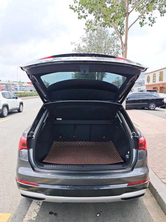 Audi Q3 2021 thumb 9