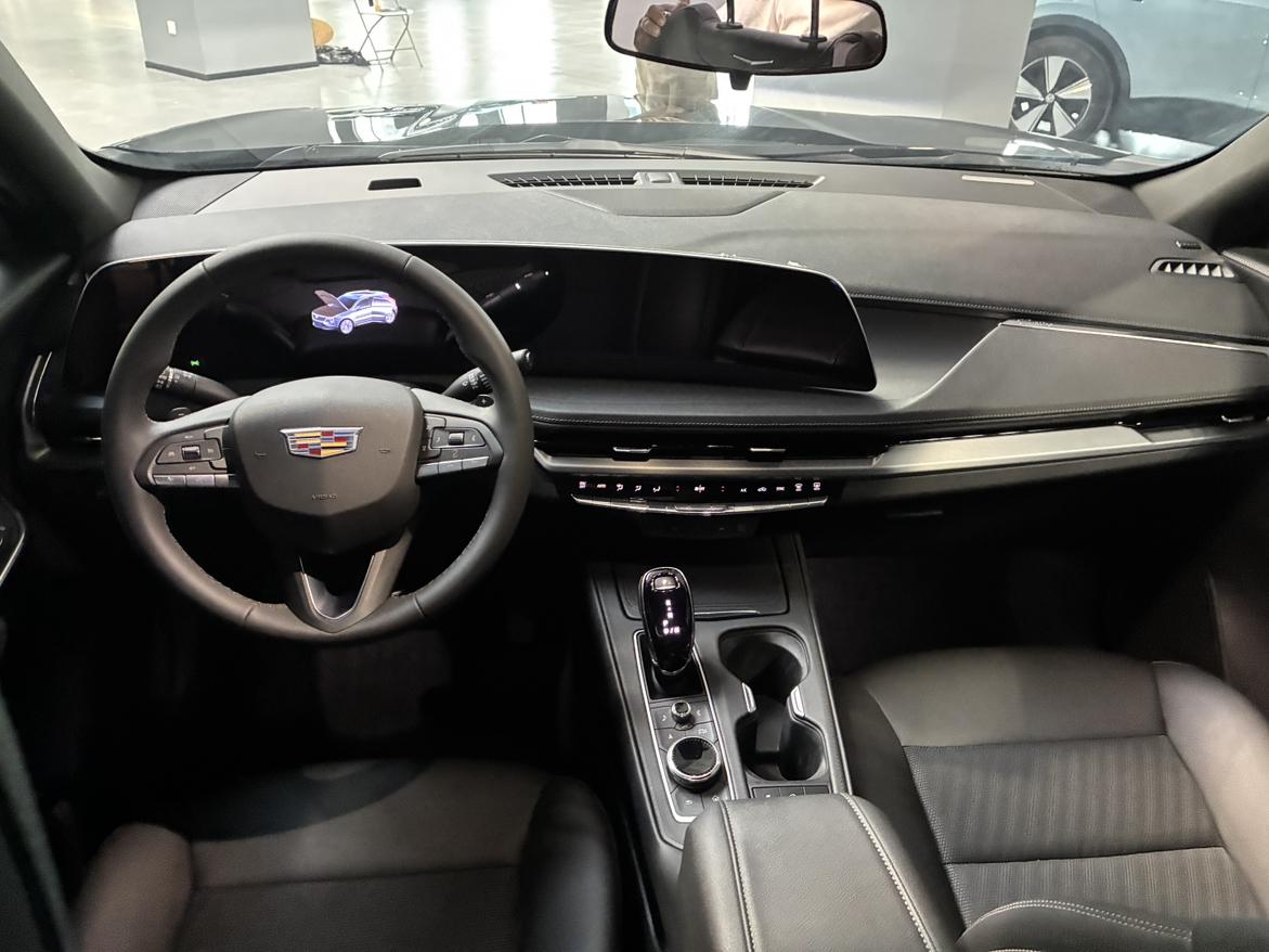 Cadillac XT4 2026 thumb 7