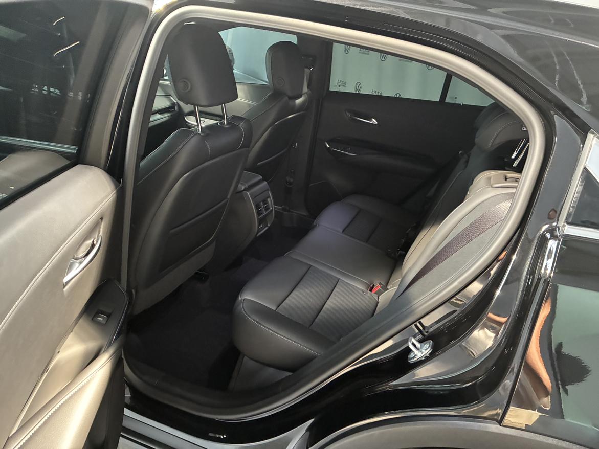 Cadillac XT4 2026 thumb 9