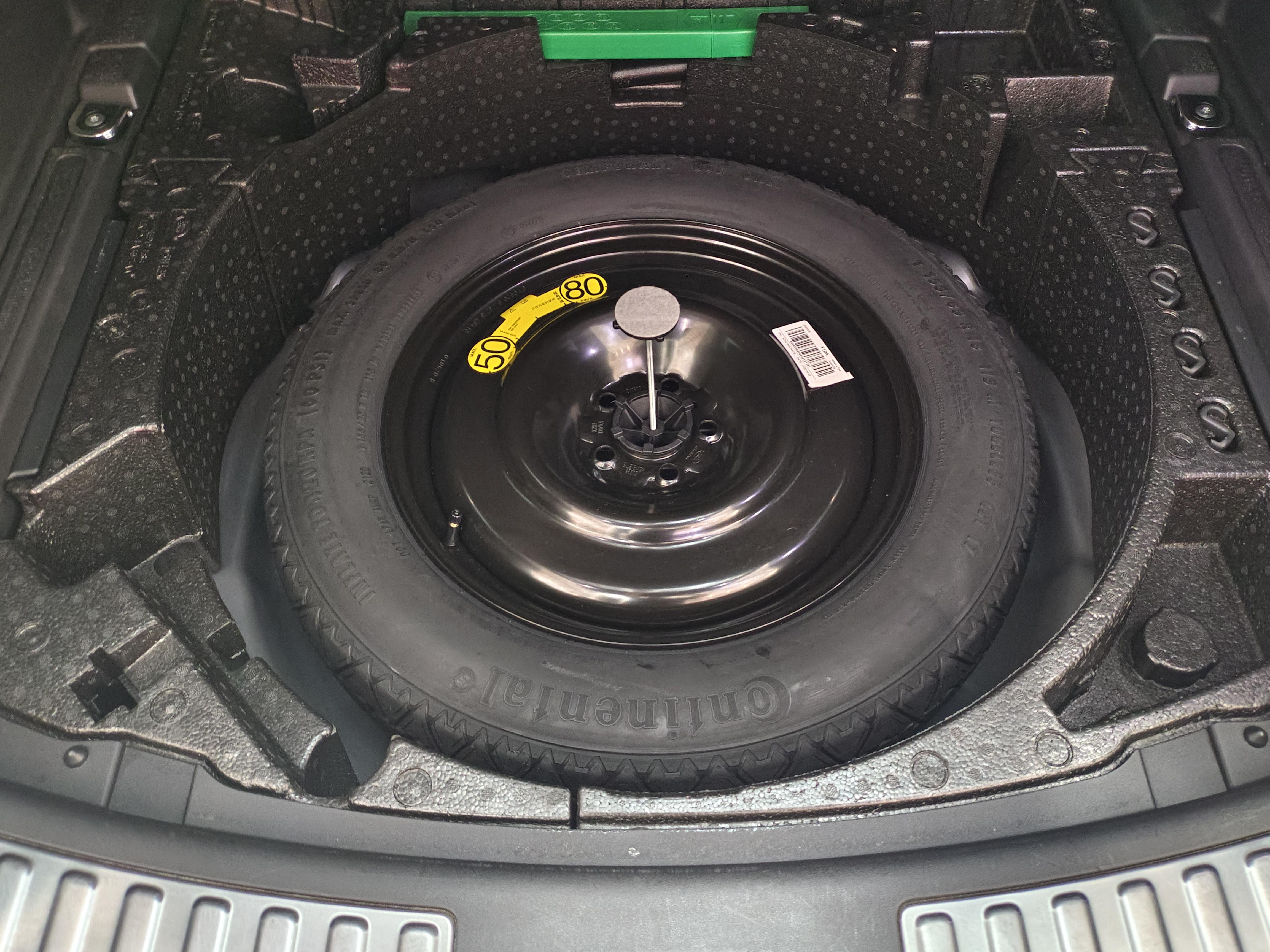Land Rover Discovery Sport 2020 thumb 9
